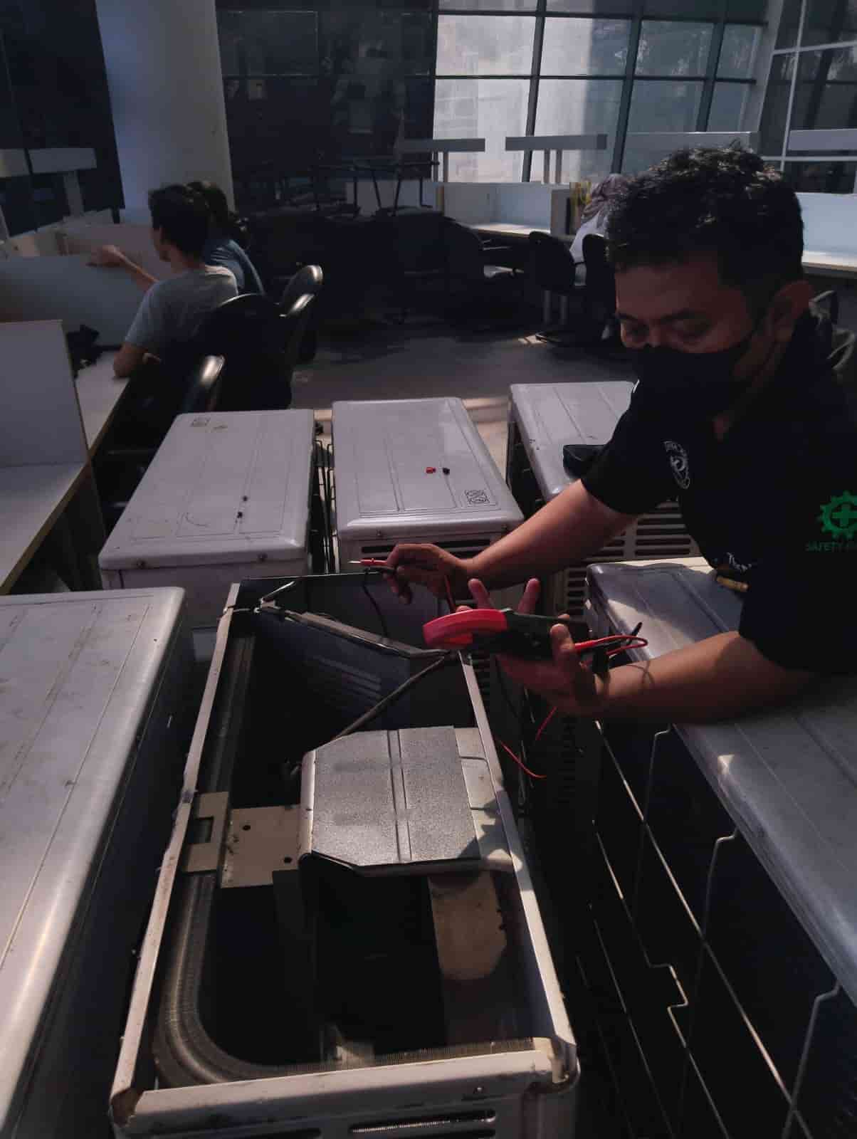 Service AC Jakarta Pusat - Pekerjaan 1